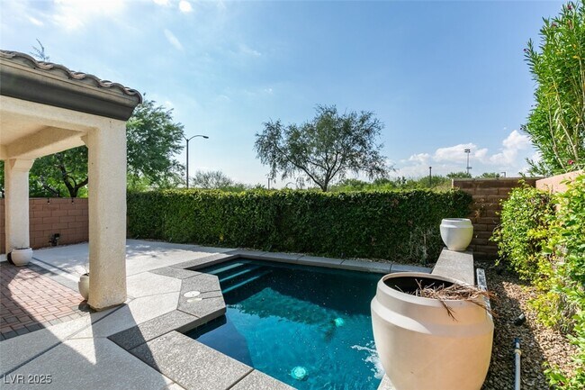 Building Photo - 8039 Kemblefield Ave