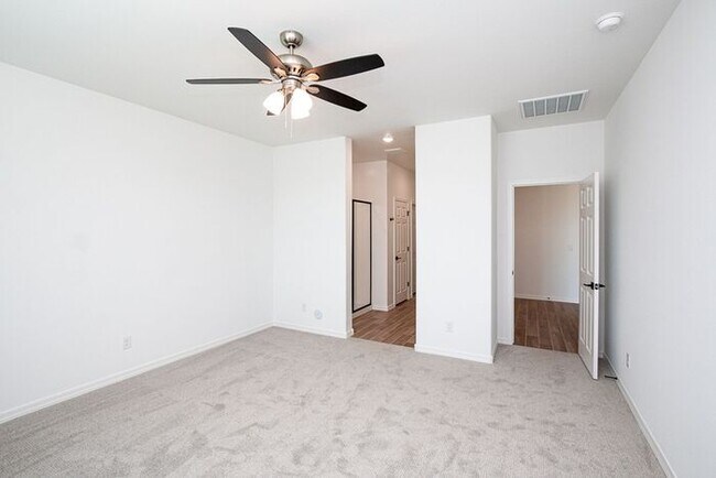 Building Photo - MOVE IN SPECAILS!! ONE MONTH RENT FREE!! Laveen Home Up For RENT! 4BD 2.5 BA
