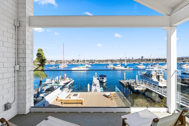 Building Photo - 1126 E Balboa Blvd