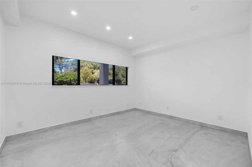 Building Photo - 3000 Riverland Rd