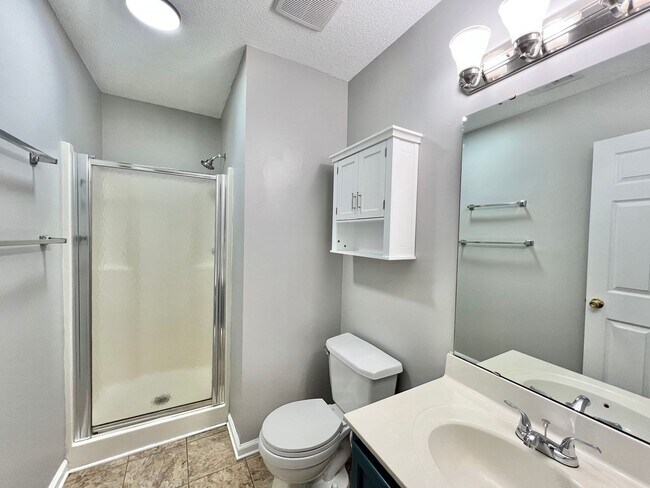 Building Photo - Charming 3BD, 2.5BA Apex Townhome with a Fenced Yard and Within Walking Distance to Downtown Apex