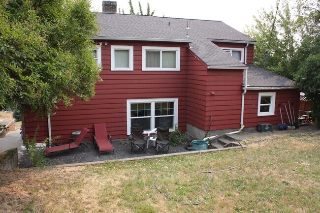 Building Photo - Single Family Home