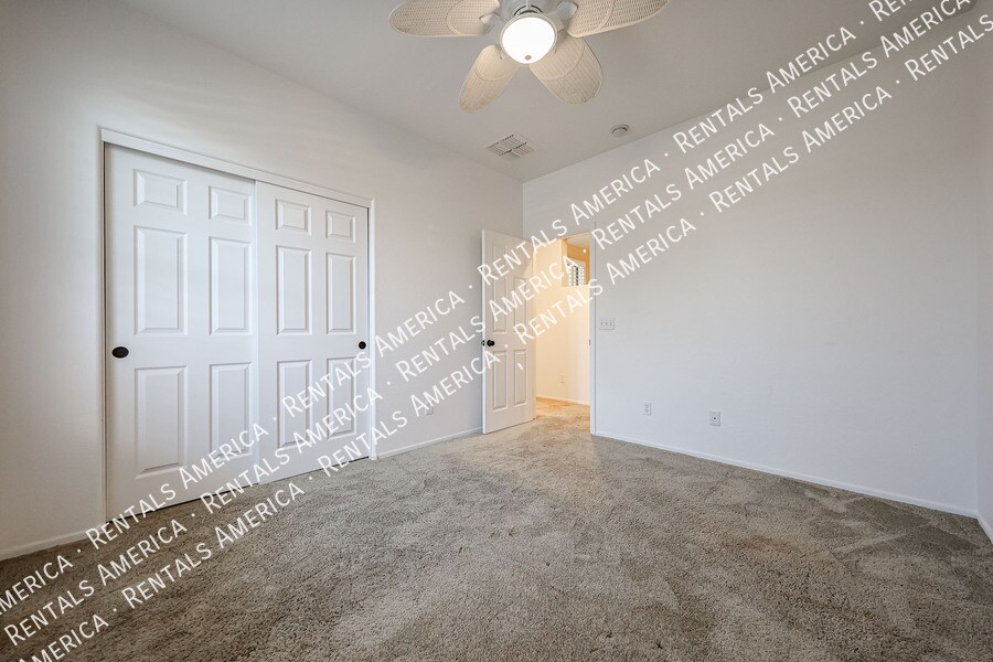 Building Photo - 30984 N Obsidian Dr