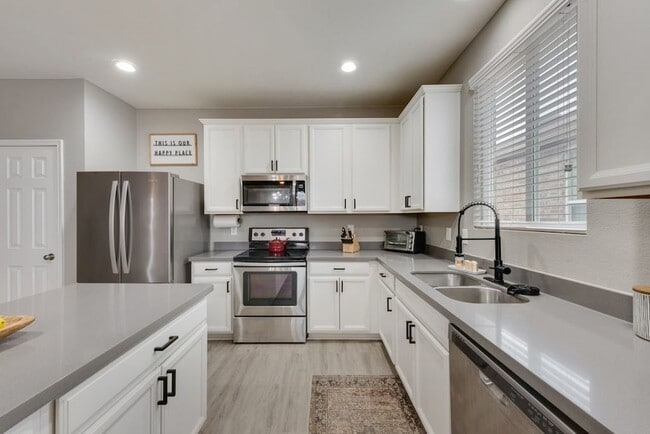 Building Photo - 313 Citrus Dr