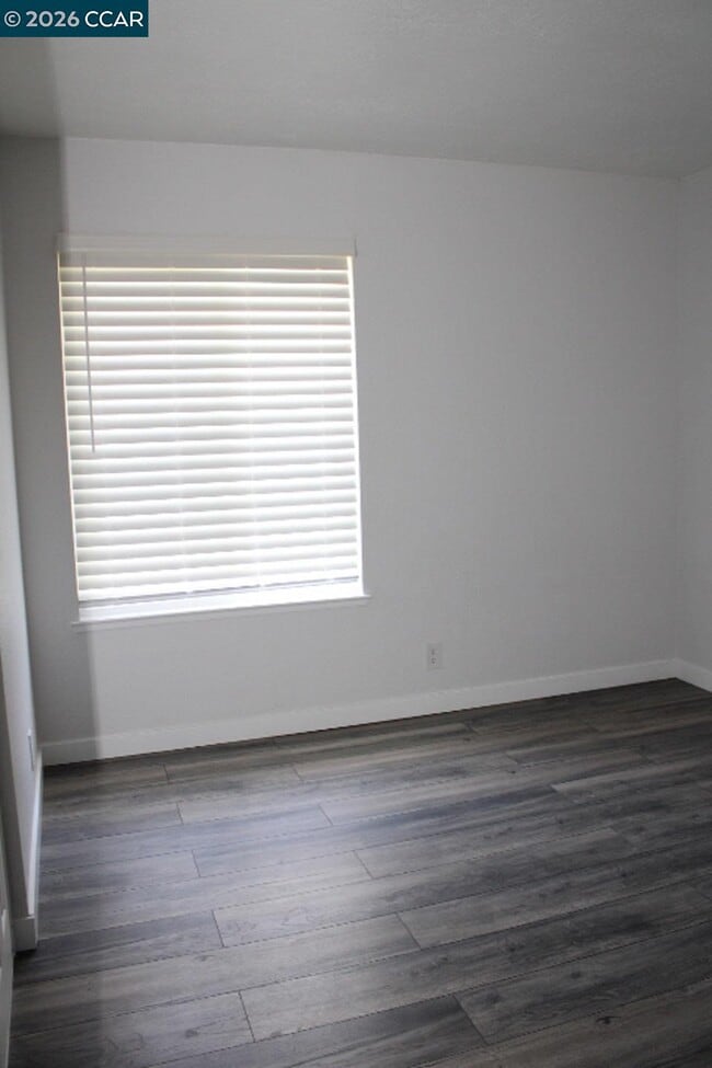 Building Photo - 130 Aster Ct