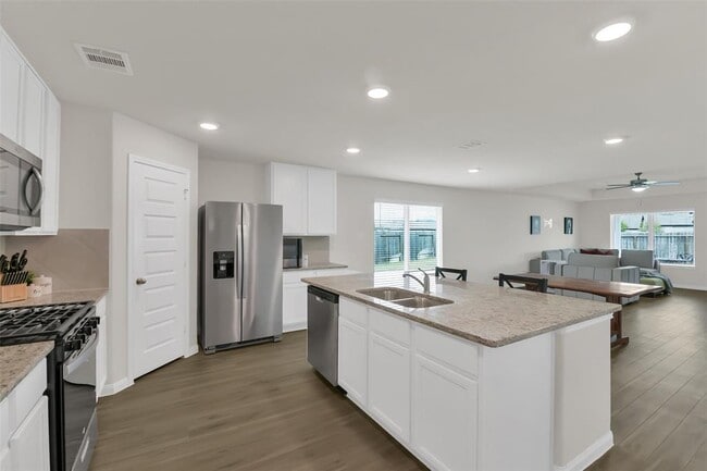 Building Photo - 16659 Olivewood Ln