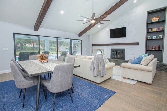 Building Photo - Beautifully Updated 3/2 Pool Home with Large Backyard in Lake Ajay (Gated Community)