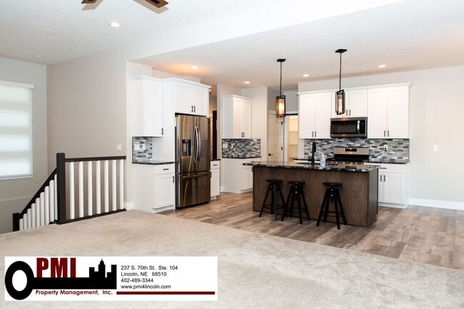 Building Photo - 5 Bedroom and 3 Bathroom House