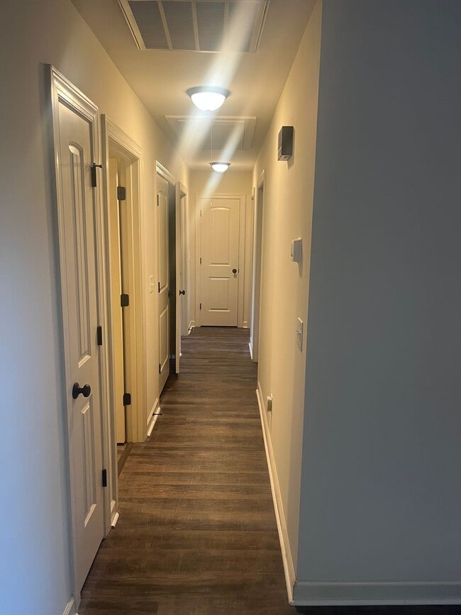 Building Photo - Beautiful Gem in the Heart of Angier!