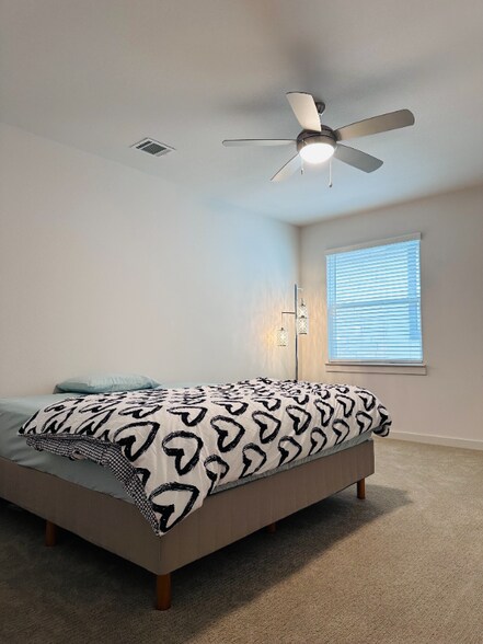 Building Photo - 1336 Westborough Ln