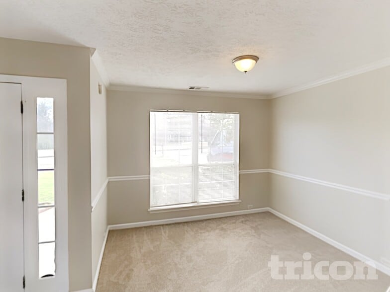 Building Photo - 936 Edgewood Ln