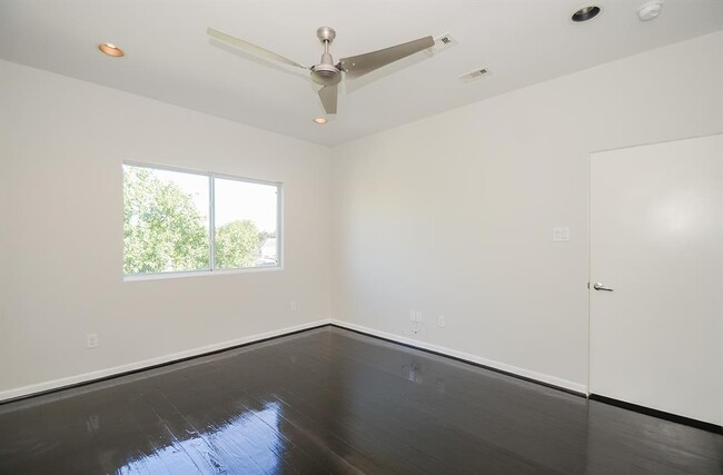 Building Photo - 1522 Blodgett St