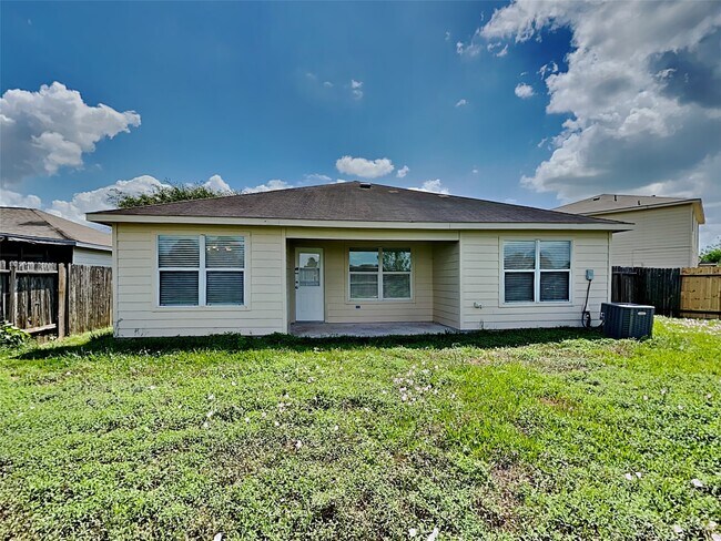 Building Photo - 3926 Cloudbluff Ln