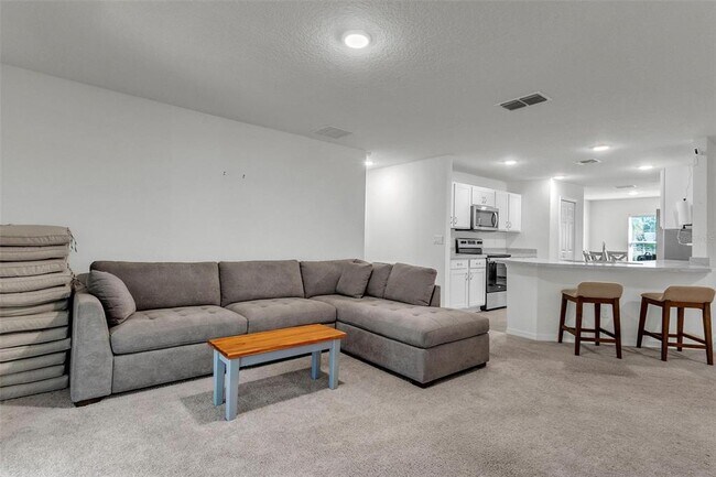 Building Photo - 159 Persimmon Dr