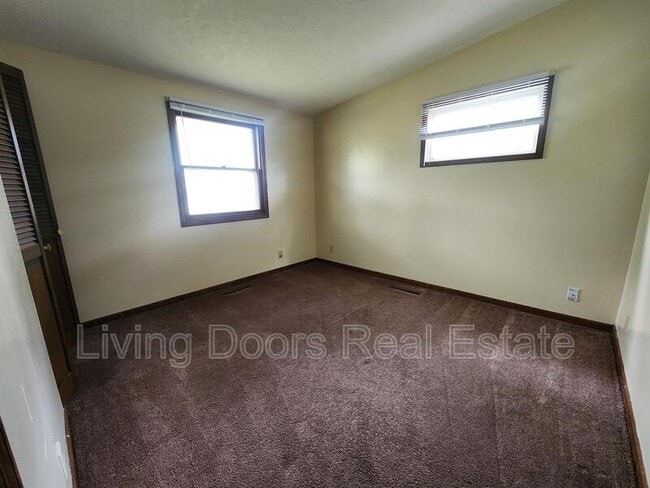 Building Photo - 267 W Rio Rd