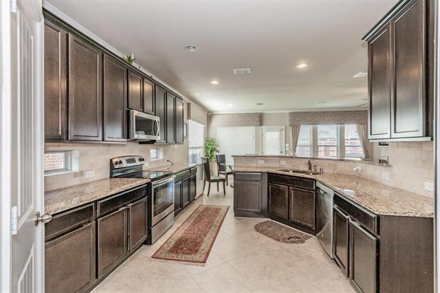 Building Photo - 11621 Parade Dr