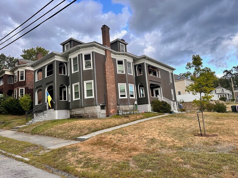 Building Photo - 23 Hubbard St