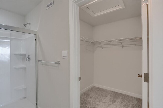 Building Photo - 122 Scotland Ln