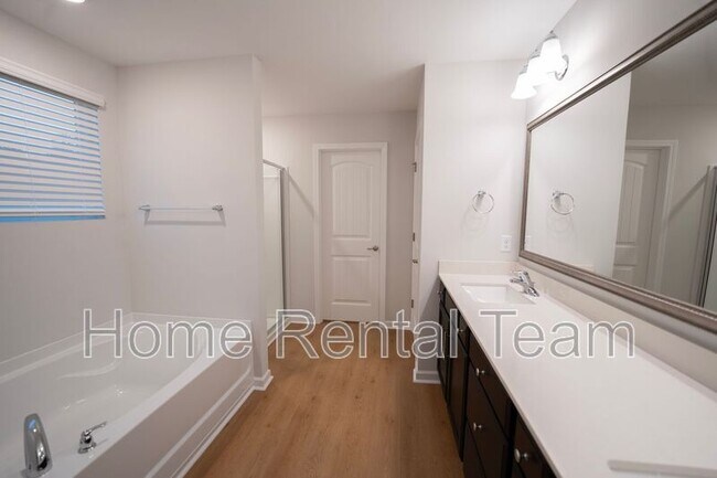 Building Photo - 46 Blues Dr