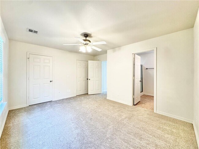 Building Photo - 8 Boreland Ln
