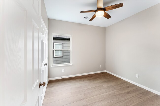 Building Photo - 5107 Groveton St