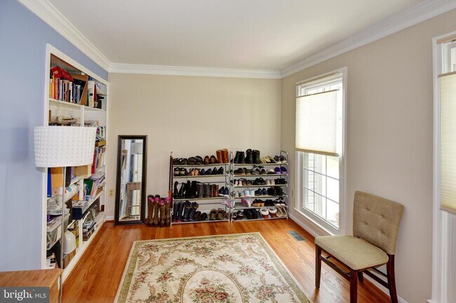 Building Photo - 13043 Farthingale Dr