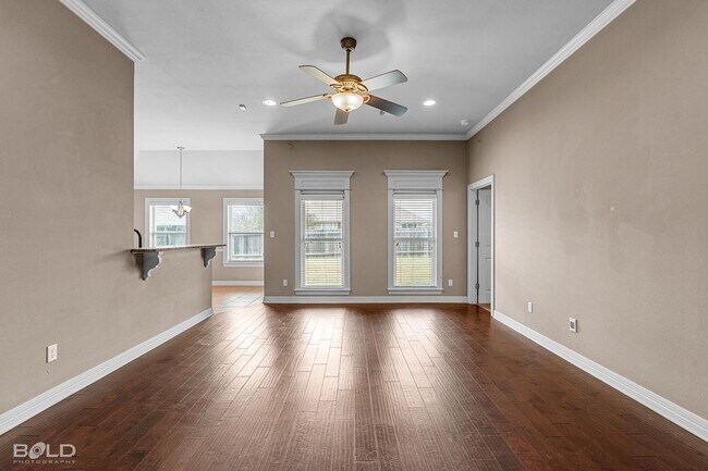 Building Photo - Brick Home In Haughton