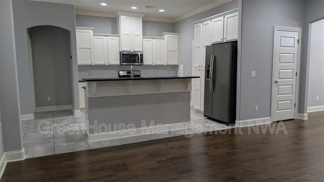 Building Photo - 4405 SW Eggersway Pl