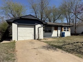 Building Photo - 829 Willow Brook Dr