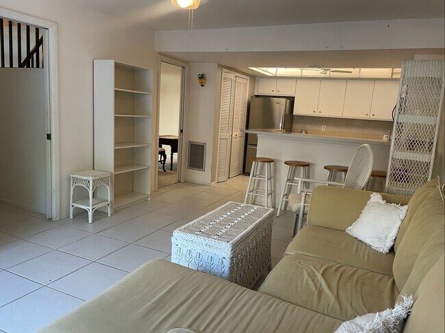 Building Photo - 11674 Pointe Cir