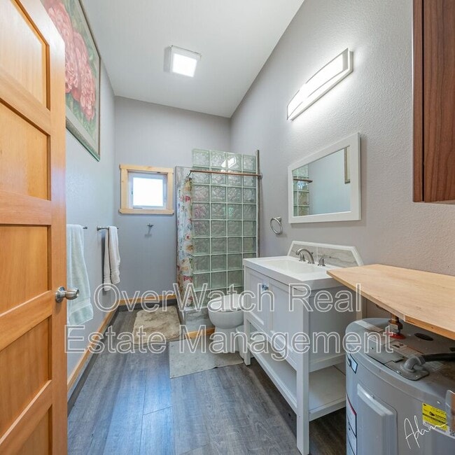 Building Photo - 1047 S Wolf Rd
