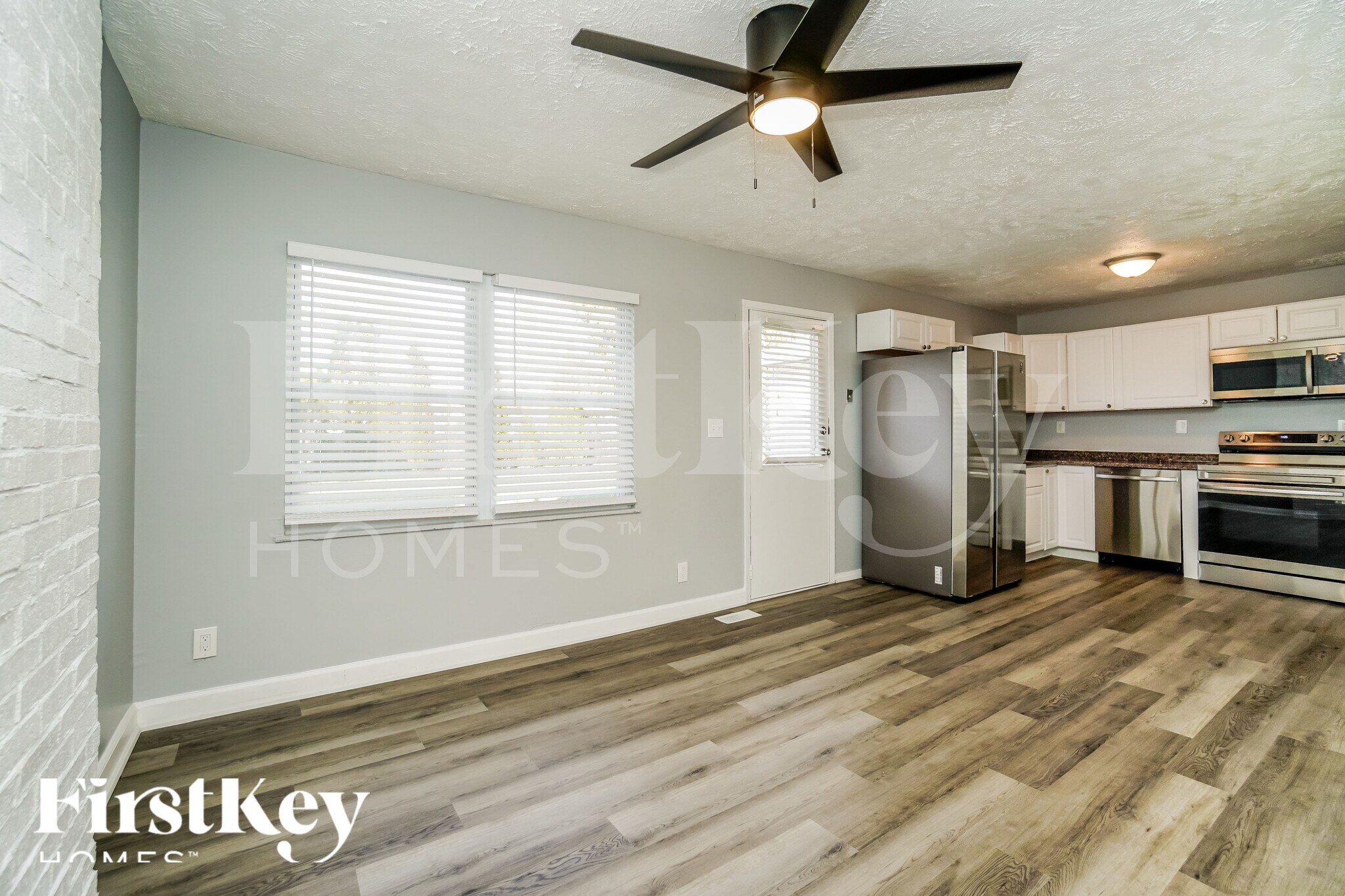 Building Photo - 614 Palace Ln