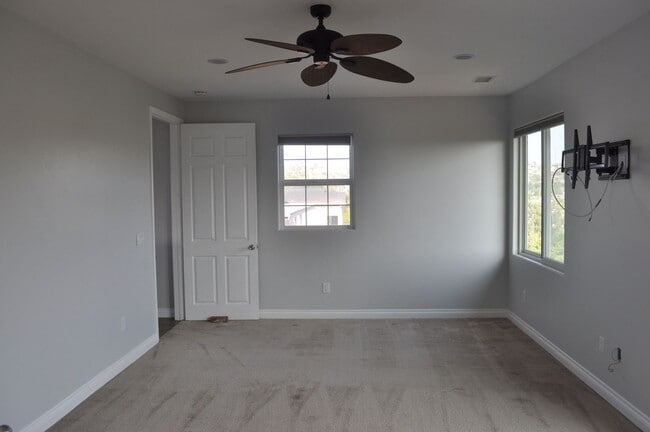 Building Photo - La Mesa Detached 4Br/2BA located in Academ...