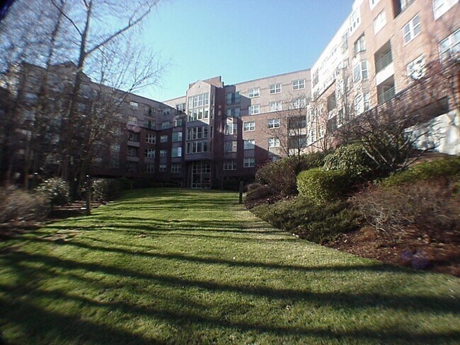 Building Photo - 1 Watermill Pl