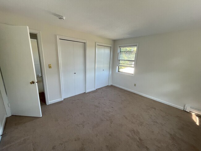 Building Photo - 136 Millard St