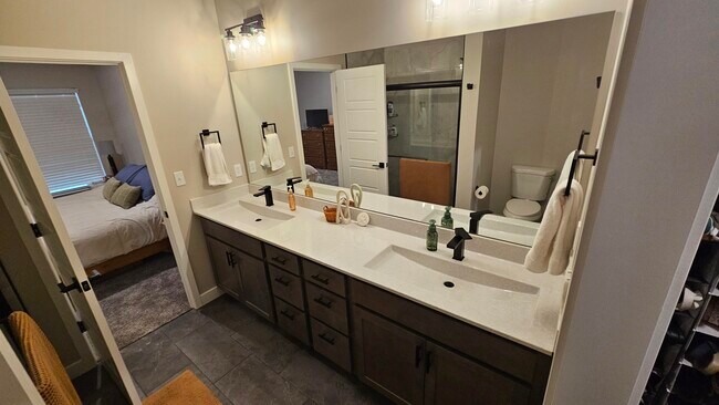 Building Photo - 1399 Autumn Ridge Dr