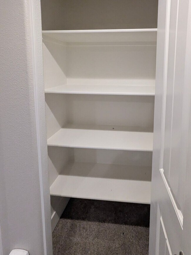 Building Photo - BIGFIR1069-1071