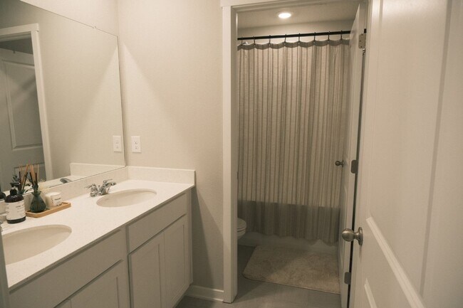 Building Photo - Springfield Ranch For Rent!