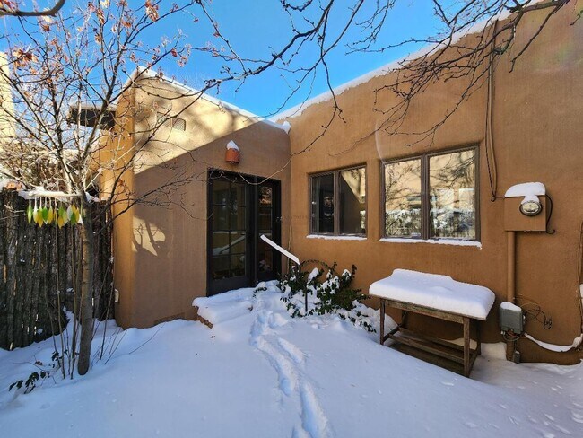 Building Photo - 602 Griffin St