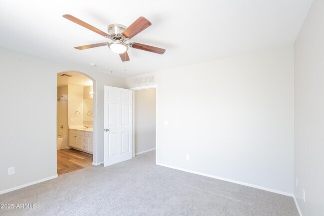 Building Photo - 11367 W Yavapai St