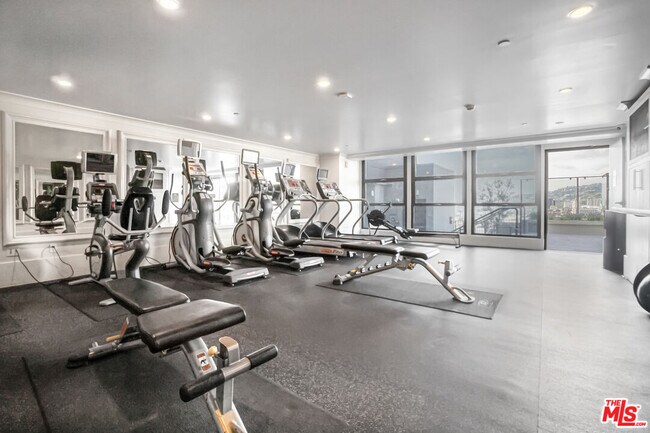 Building Photo - 1645 Vine St