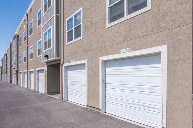 Building Photo - 7487 Geraint St