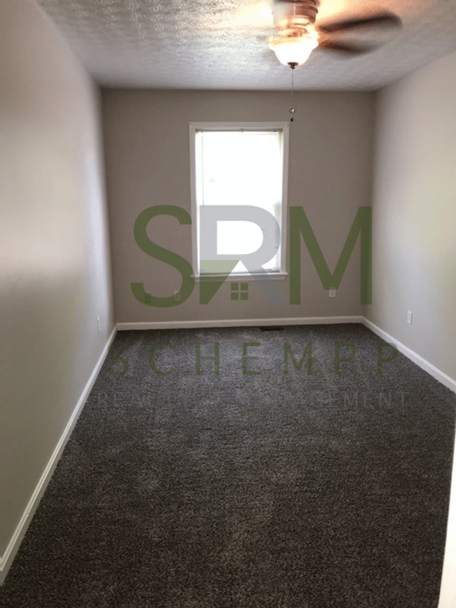 Building Photo - Large 3 bedroom/1.5 bath house in Downtown Louisville-Section 8 Accepted