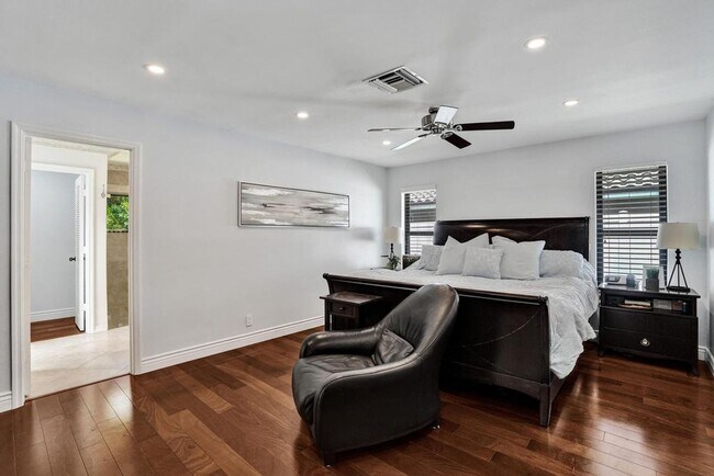 Building Photo - Boca Raton Beautifully Updated 4 Bedroom Pool Home