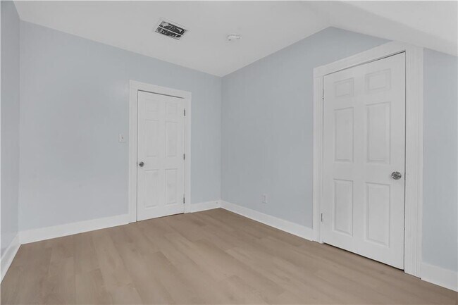 Building Photo - 131 Wendell St