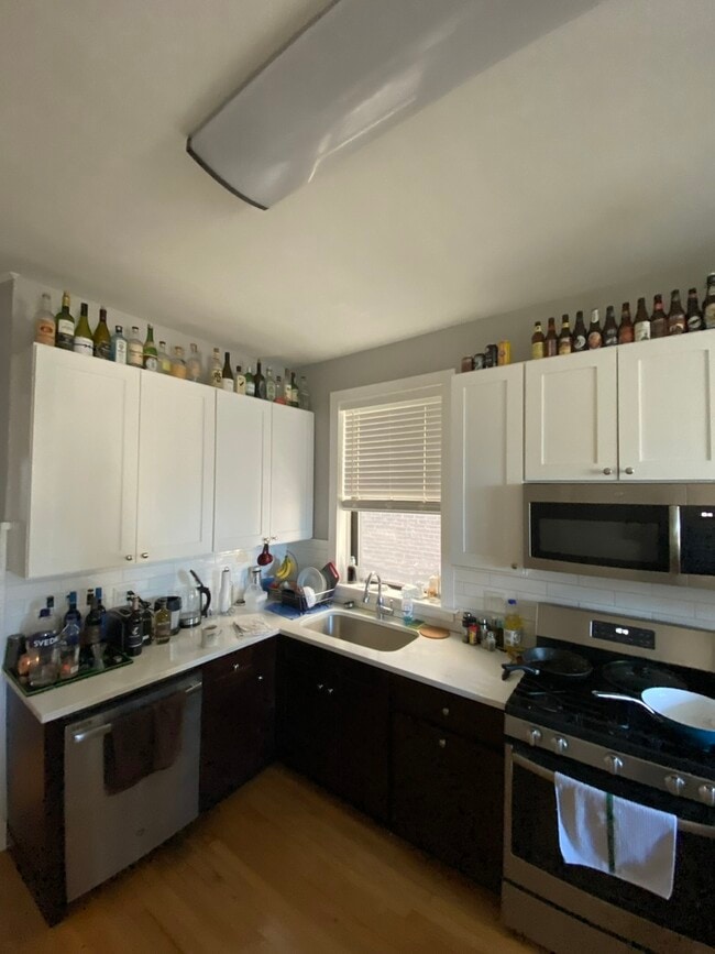 Building Photo - 4847 N Damen Ave