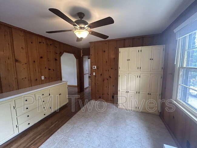 Building Photo - 328 Jacksonian Dr