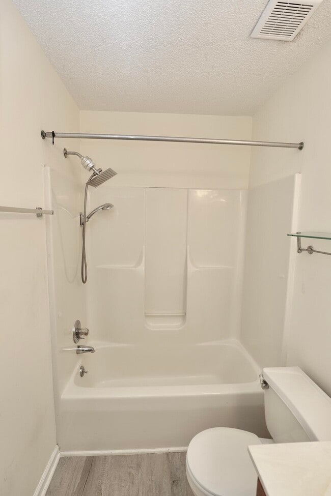 Building Photo - 21 N Trace Ct