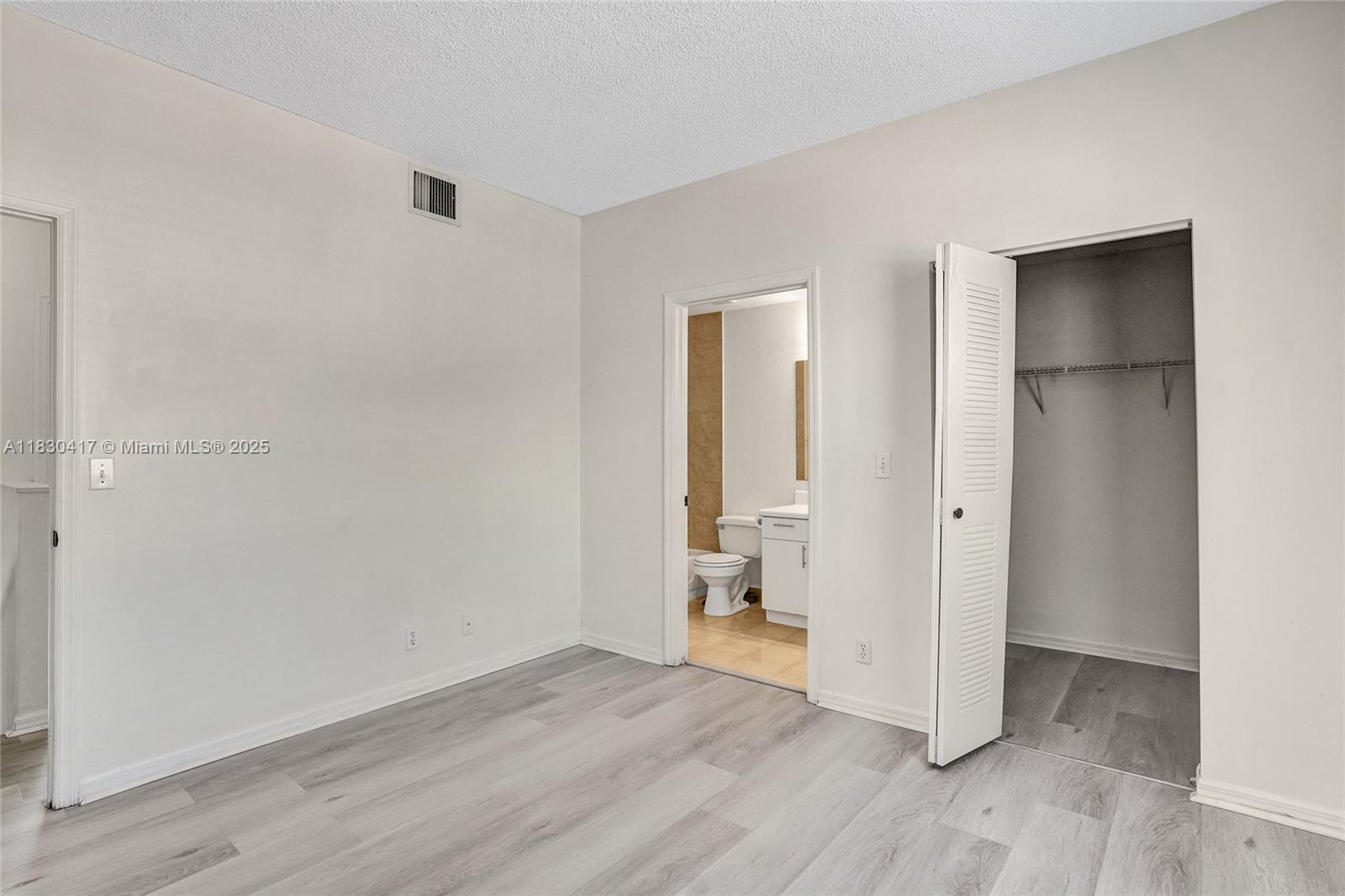 Building Photo - 1210 Sorrento Dr