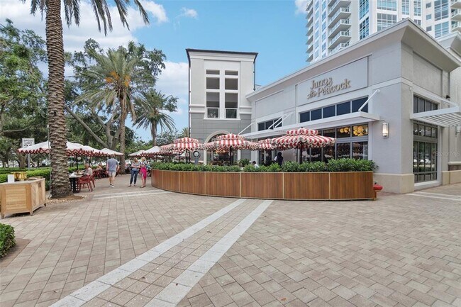 Building Photo - 157 9th Ave N